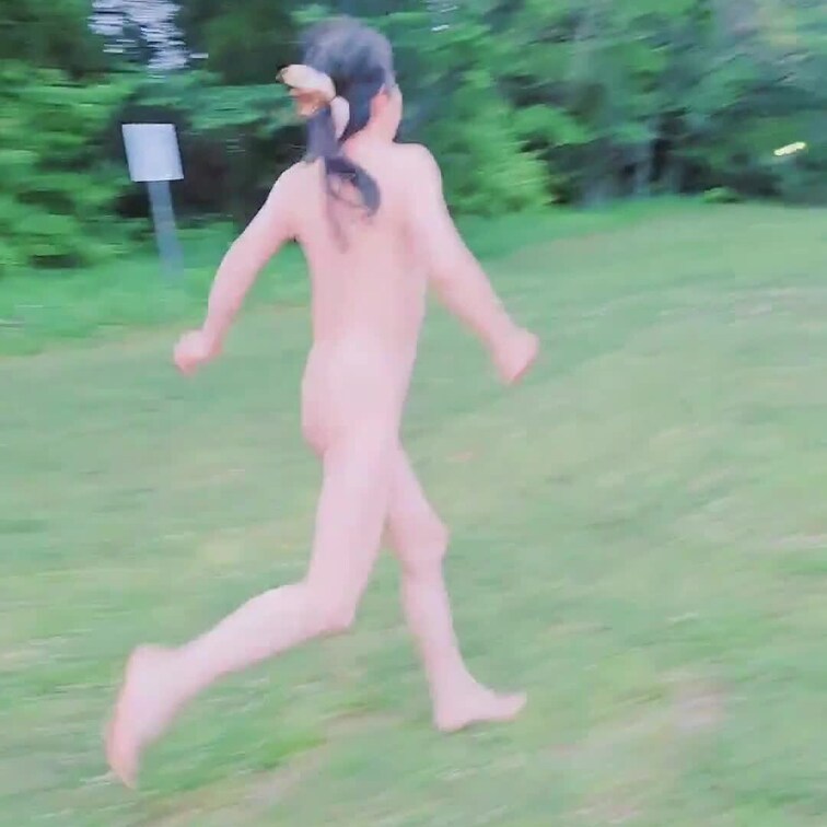 こんにちは(#^.^#)

今回の動画のテーマは「躍動」です（笑）
私の取柄である元気を全面に出してみました(#^
