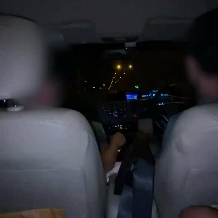 異国の地で現地の露出狂君たちとドライブ。どこの国も同じ趣味だと妙な連帯感が生まれて、すぐに仲良くなってしまいました。笑