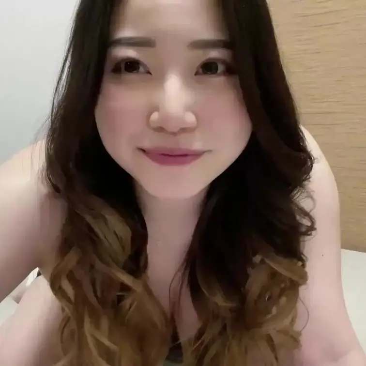 旦那に内緒でひとりえっち♡♡♡
なんで秘密でする時って、こんなにも興奮するんだろうね……💕
まやとしてくれるとイメー