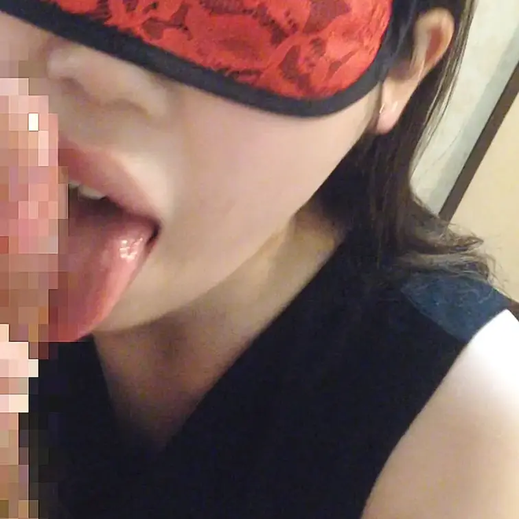 【舌使いで魅せるエロボイスお姉さん】
本編はコチラ
https://myfans.jp/posts/e2f4