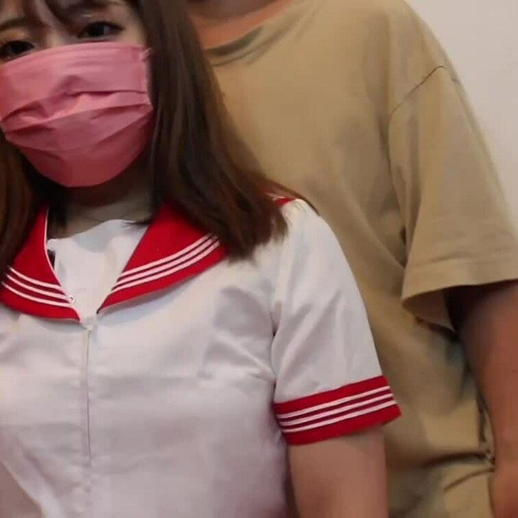 裏垢女子のさきりんちゃんと

イチャイチャでのエッチです

目がぱっちりとした美人さんなのに

幼児体型で感