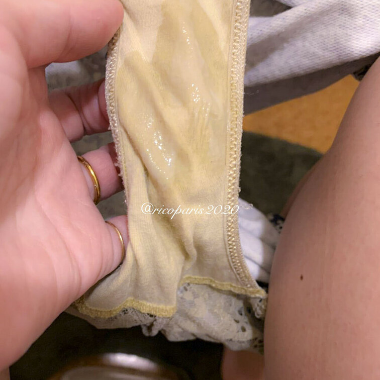 今夜もやっぱりぐちょぐちょ💦
早く舐めて❣️