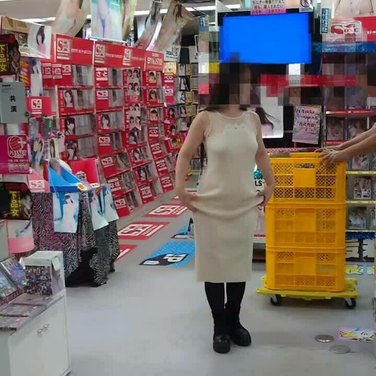 ちょっと面白い一コマ動画が取れたので
投稿してみます。

ハロウィンの季節ですね！

毎年恒例になっちゃってる