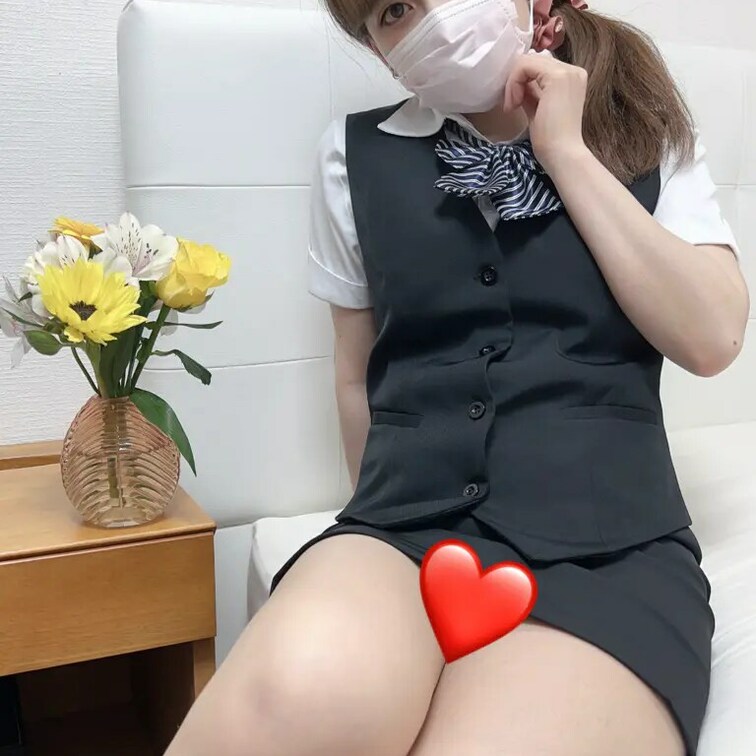 【無料公開】タイトスカートから見えるパンチラ🙈💓
←(左)これが こう(右)→
タイトスカートから見えるパン