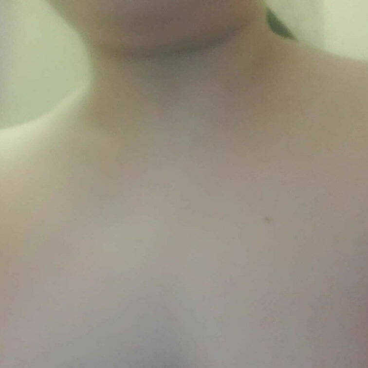エッチくないので公開で！
入浴剤の中に指人形入ってたからみんなと共有！！！

楽しかったあ