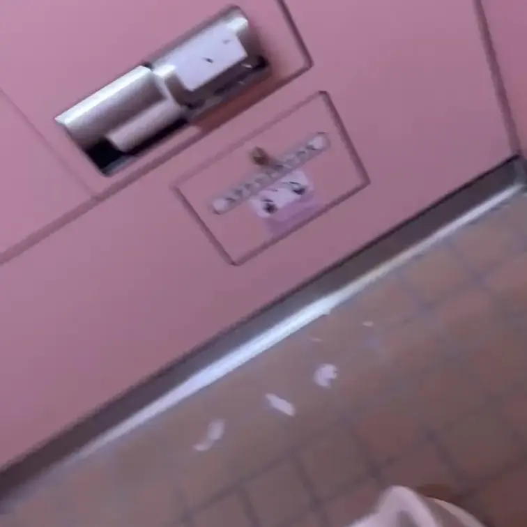 動画撮り過ぎたのか…😭
昨日のお昼過ぎからストレージ足りないからと勝手に停止してた😢
動画編集😢母と一緒だったので今