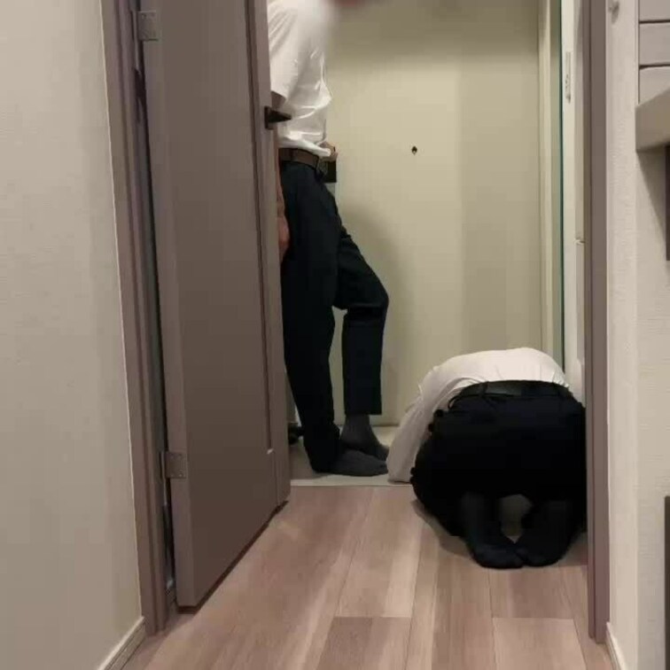 アップした動画の中で人気者の500円太さの教師リーマンと高身長ドSリーマンを集まって玄関待機から…