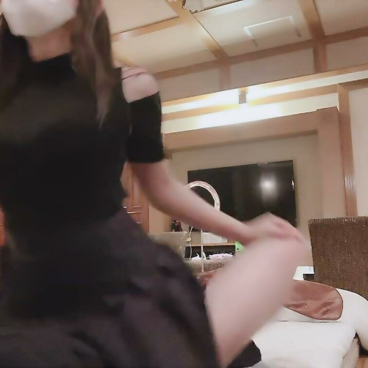 皆様こんにちは💕✨

お気楽夫婦のまなです



９月厳選㊙フル動画２本目です!!!



今回の動