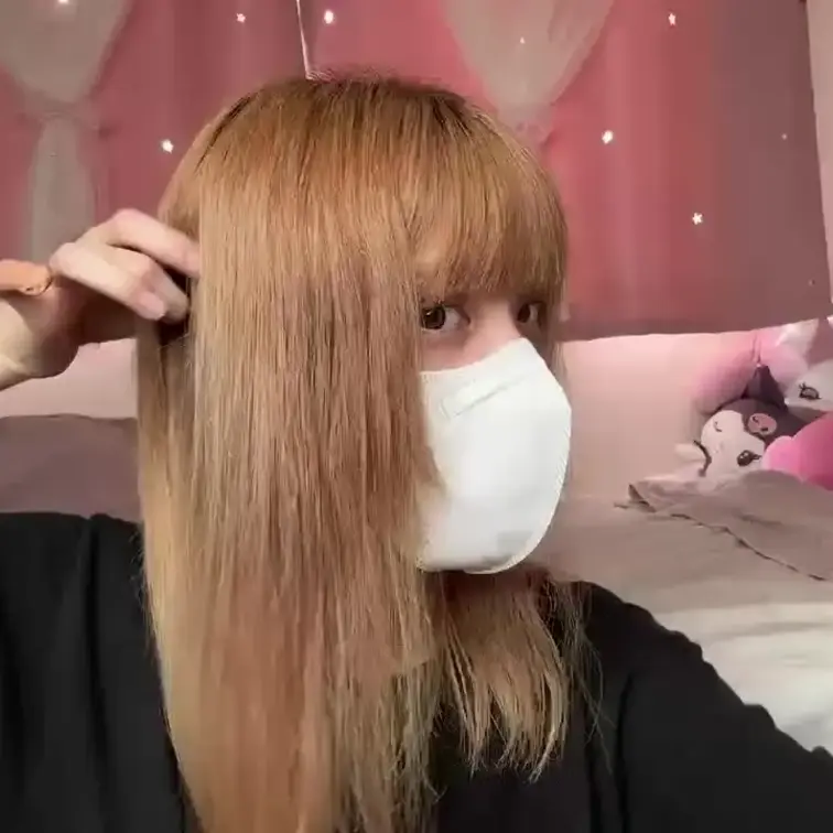 【みれい 20 歳】

みれいさんのライブ配信動画です
生ライブ配信だと、1 回の有料配信を視聴すると、おおよそ平
