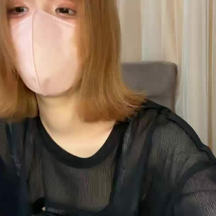 【みれい 20 歳】

みれいさんのライブ配信動画です
生配信 だと、1 回の有料配信を視聴すると、おおよそ平均 