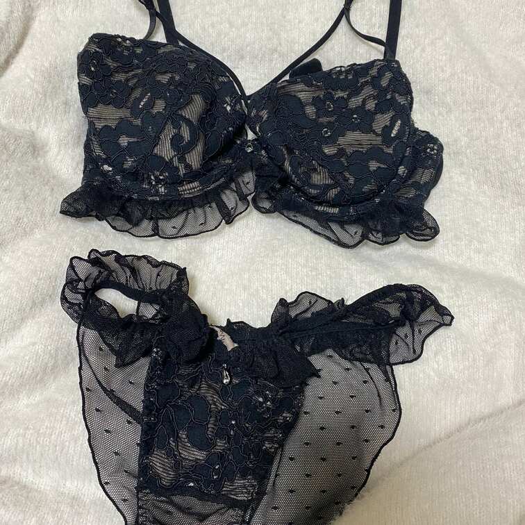 お譲りしたい下着です✨
まだあるけど黒から紹介〜
気になる方はdm来てね💌
