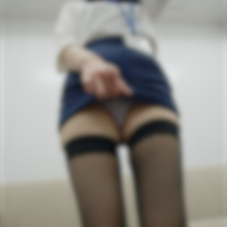ファンの方の「職場ではどんな感じのファッションなのかを見たい」というリクエスト。

恥ずかしながら応えてみました♪
