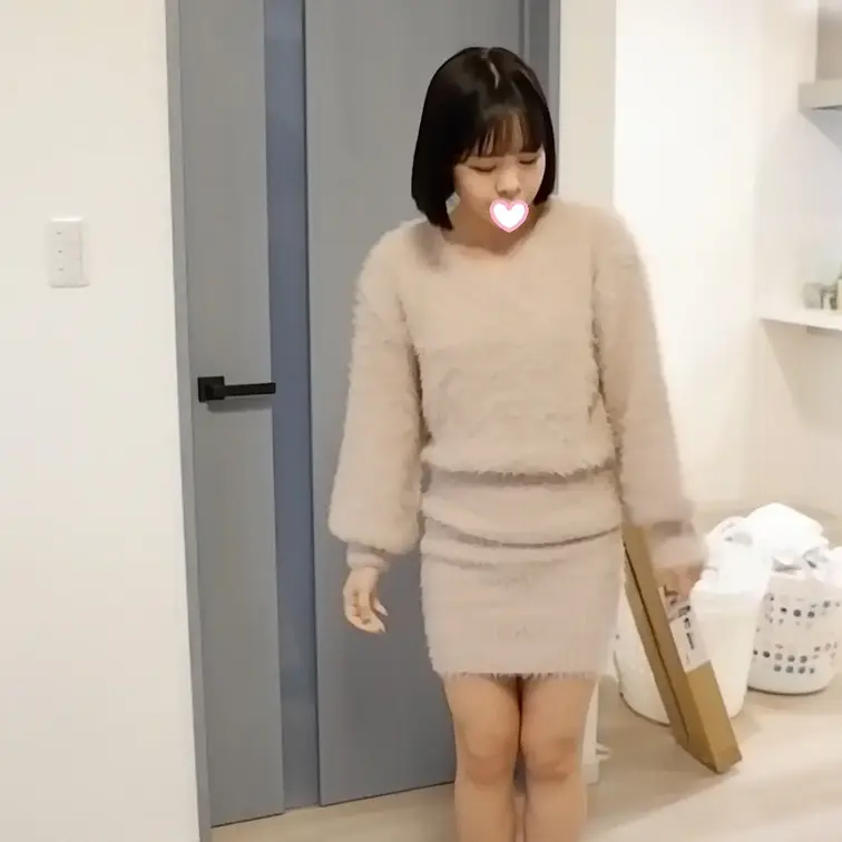 りんの個人撮影。ネットで知り合った可愛い子を全裸にしてアイドルレッスンするシリーズ。これまでかなり多くの画像、動画をあげ
