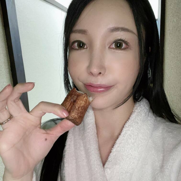 おはよー☀️
昨日は朝早くから日付変わるくらいまで1日撮影で疲れたよー😵‍💫
なかなか疲れが抜けない😭癒されたい💓