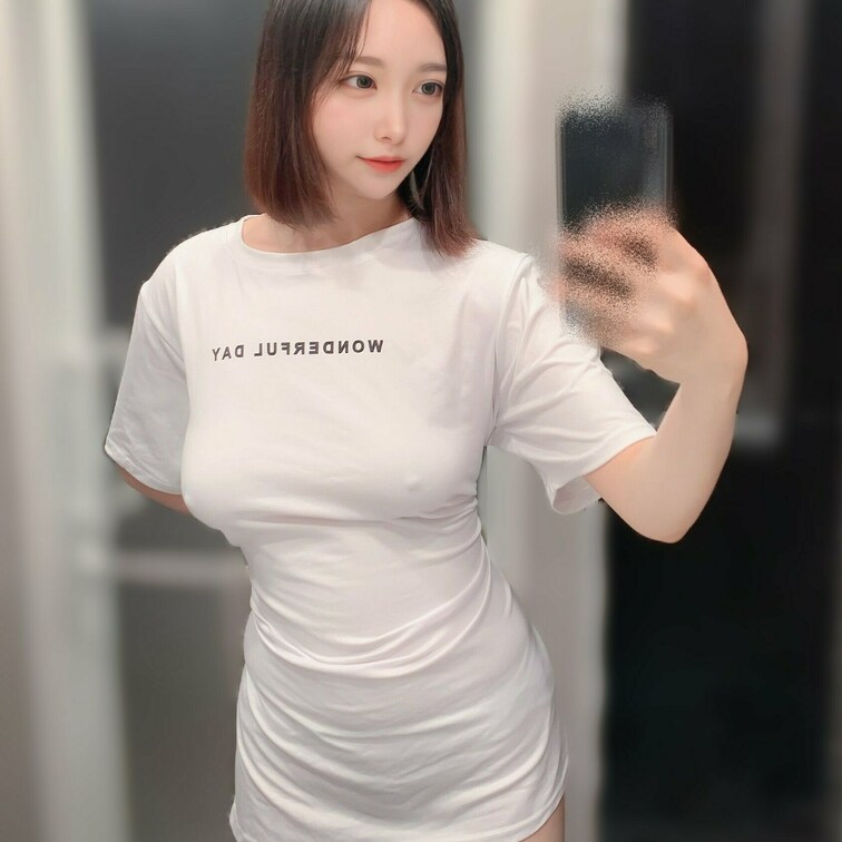 初めての写真集を公開中です!
https://myfans.jp/posts/fe3b7885-b3f5-4cf9-8