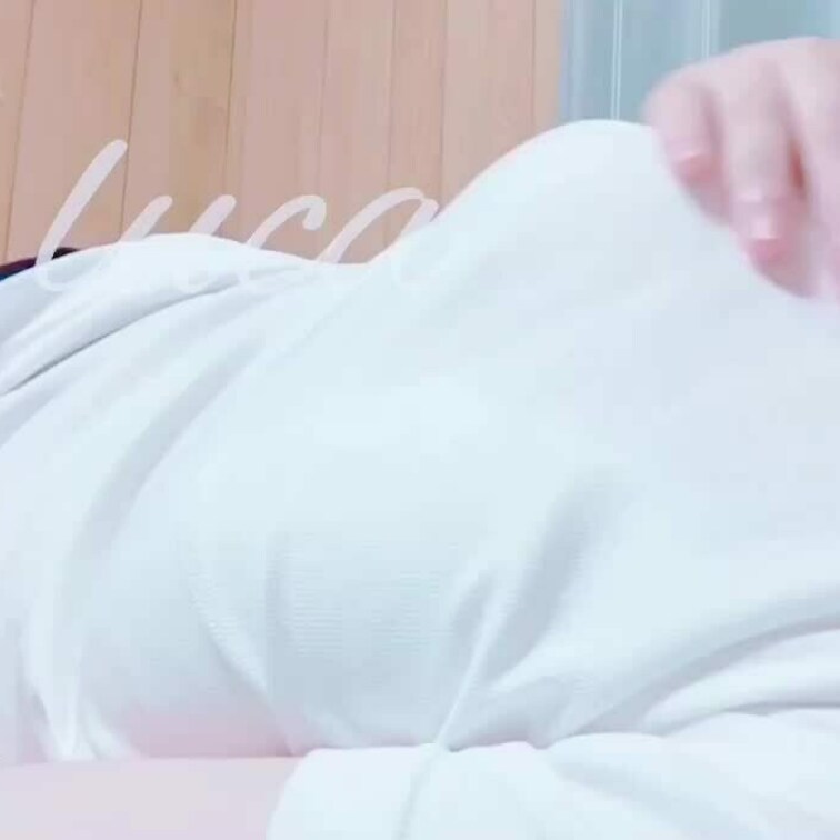 おっぱいたくさん触りながらおもちゃでおなにー…🧸💭
一緒に気持ちよくなってくれたら嬉しいな…