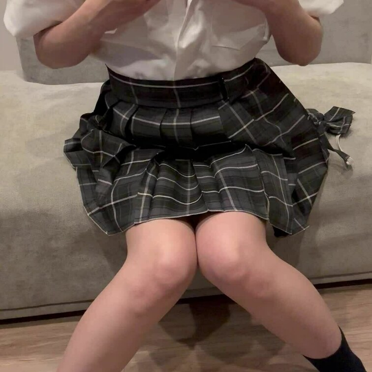 裏垢Ｊ◯の生着替えとオナニー動画見てくれる？？
コメントといいね、フォローしてくれたら嬉しい😳💕

