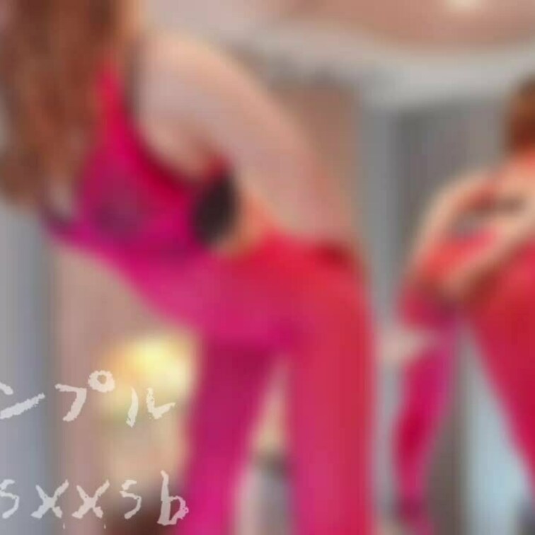 ギャルタイツのディルドオナニー❕❕
上から角度バージョンっ🤍

鏡越しはえっちかなぁって思って撮ってみたけど正解🤍