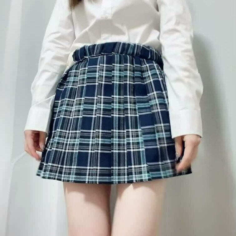 パンツぬぎぬぎして
1日ノーパンで過ごすしちゃうの

バレないように
ドキドキ止まらないよ(՞ ܸ. .ܸ՞)♡