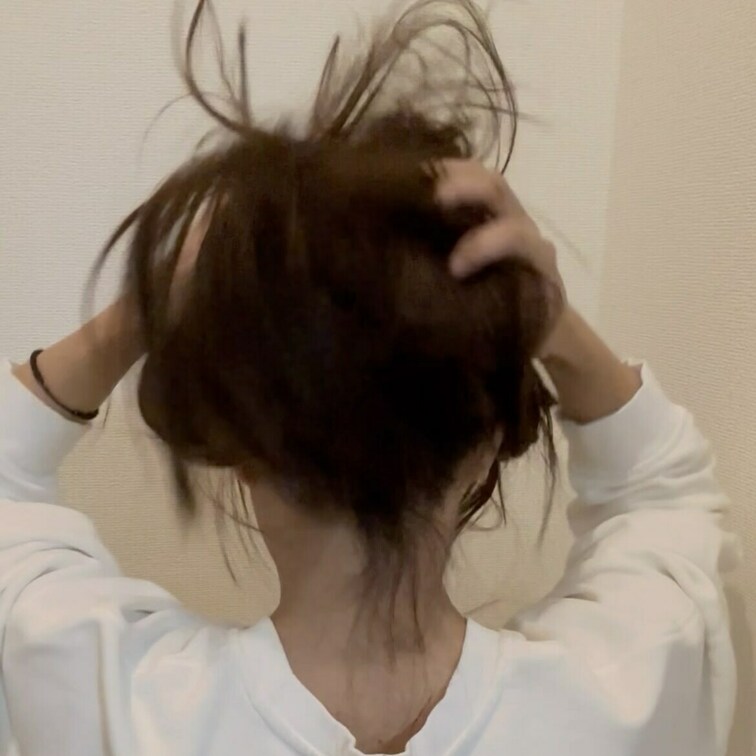 髪の毛をぐしゃぐしゃにする動画です😳自分の髪こんなことしたの初めてだから絡まらないか怖すぎました💦笑
でも昔、元彼によ