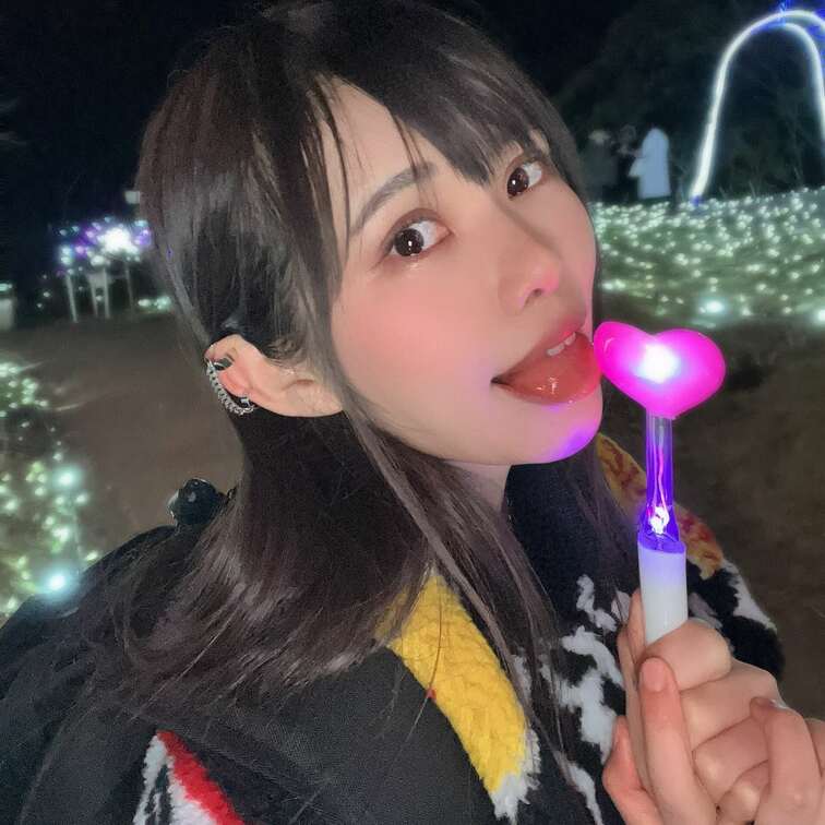 光るあめ、お家にあるのにいつも忘れちゃうから
結局現地で買ってる（ ;  ; ）、、

やっぱり光るあめあると、ア