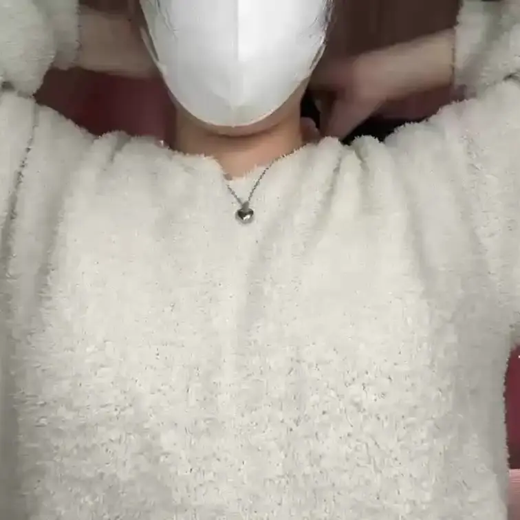【みれい 20 歳】

みれいさんのライブ配信動画です
生ライブ配信だと、1 回の有料配信を視聴すると、おおよそ平