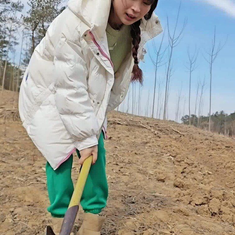 硬すぎてシャベルが跳ね返されるんだけど😂
もうちょっと優しくしてくれませんか？🥺💕