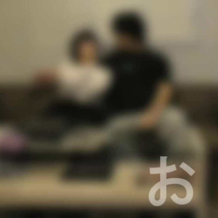 初モノ尽くしの処女とオフパコした様子です。

指一本から痛い子が徐々に中イキしまくるまでの過程です。

初キス、