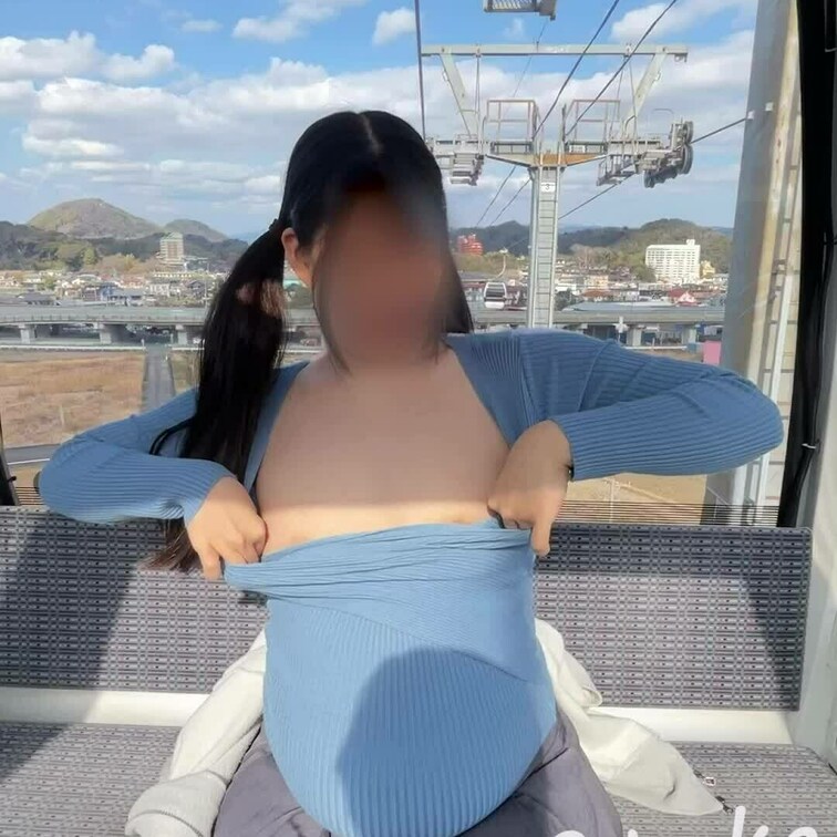 ロープウェイで露出しました。
反対側から丸みででした。
