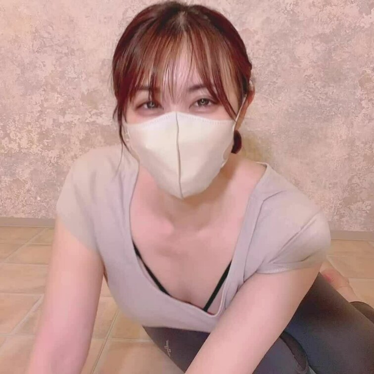 筋トレしながらヌケるAV🩷✨

今日はぽっこりお腹と猫背を解消するエクササイズと背骨のストレッチ、そして四つん這い腕
