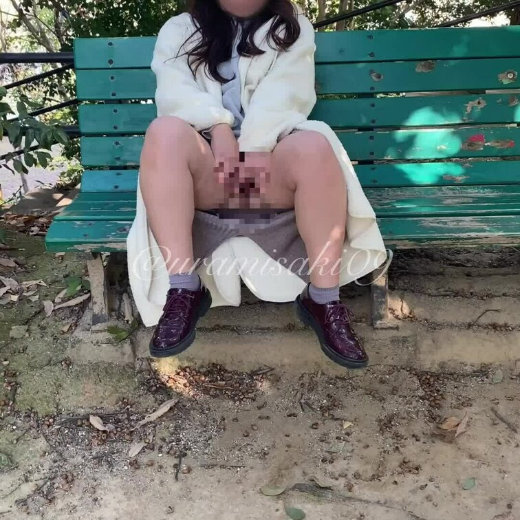 お外で露出&生ハメしてきちゃいました♡
お互い興奮してすぐに中出し🫣濃いのたっぷり出してもらいました🍼💦