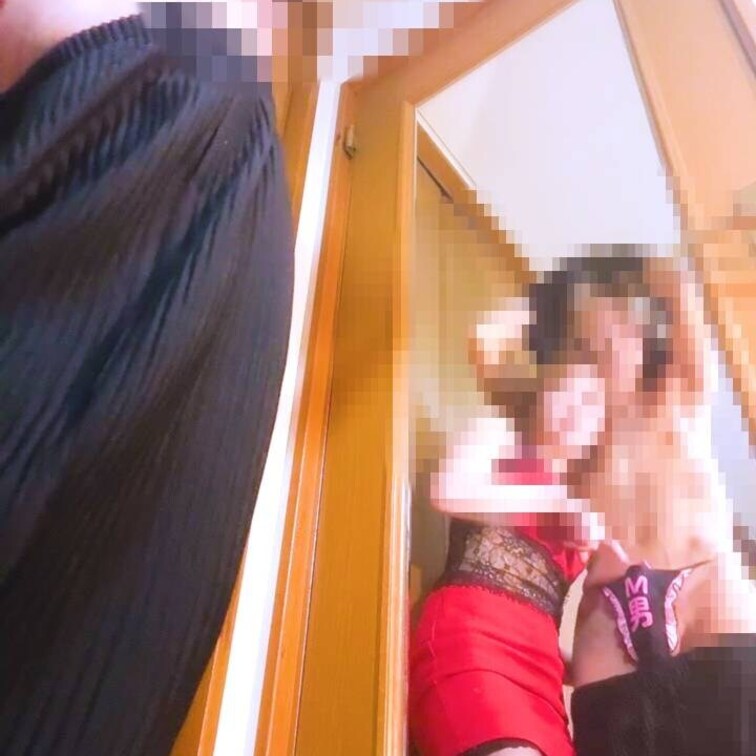 変態M男がM男パンティ履かされルーインドオーガズム🩷
よほどレイカのあげたのパンティを履かされて興奮したのか、お漏らし