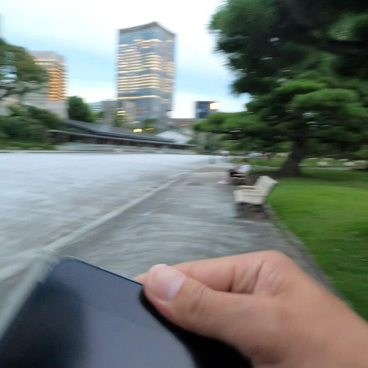 今回もすごいのをお届けします。
タイトルの通りなのですが、破壊力抜群です。


ショートカットがよく似合う24歳