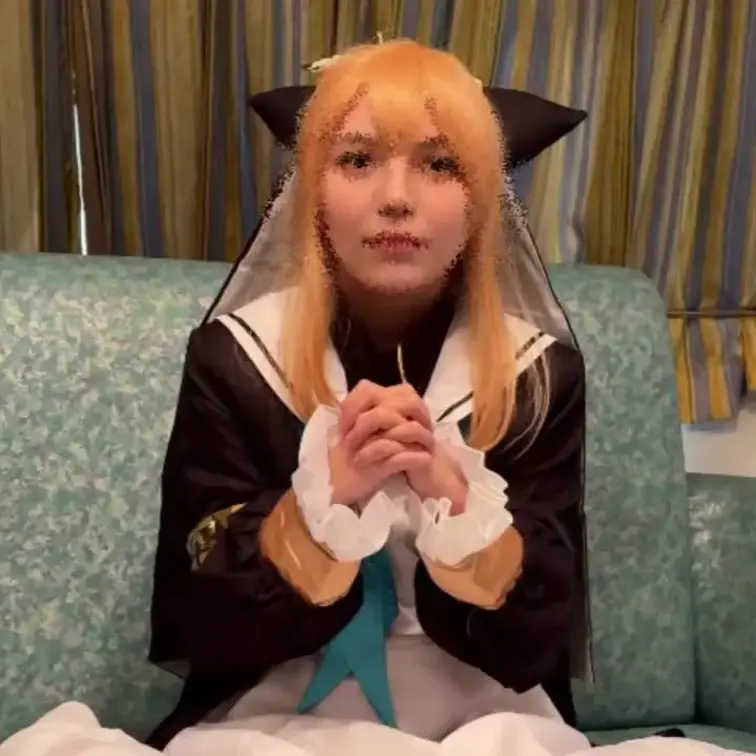 こんにちは、みーくです☀️ 次のコスプレは―― ブルーアーカイブのマリーちゃんです🎀✨ 清楚でやさしい見た目の中に、ちょ