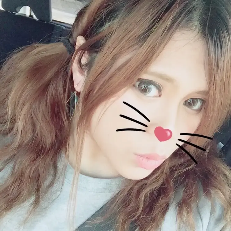1枚目が結婚して間もない頃の奥さんの素顔。
2枚目が現在の性便器の姿。

便器に堕ちたぽっちゃり体型は最高ですね🙂