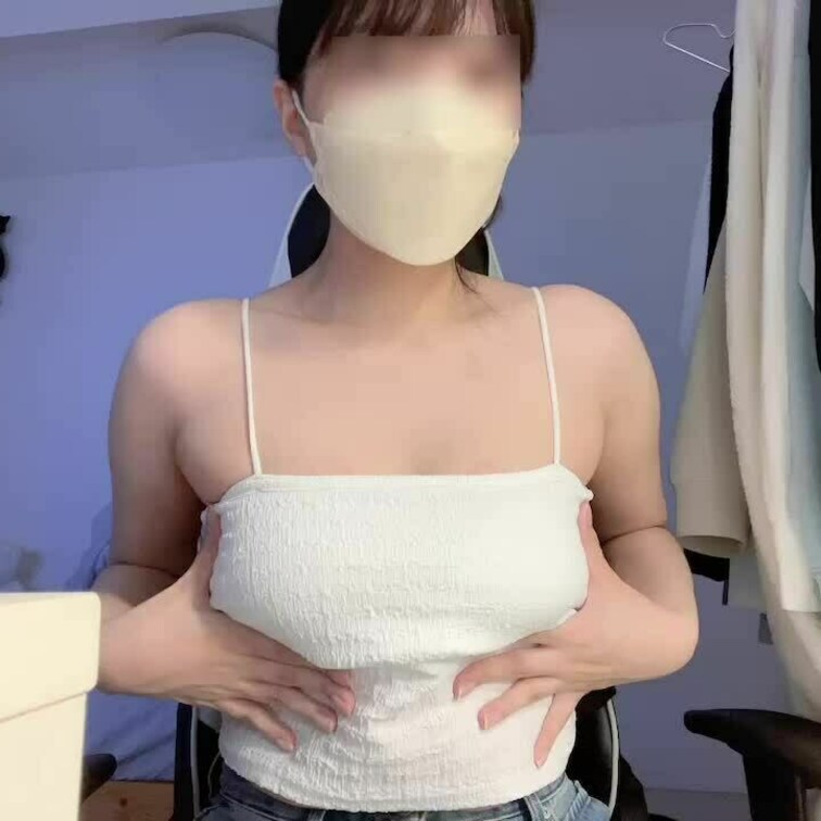 おっぱいをマッサージするだけ
乳首あります🥸