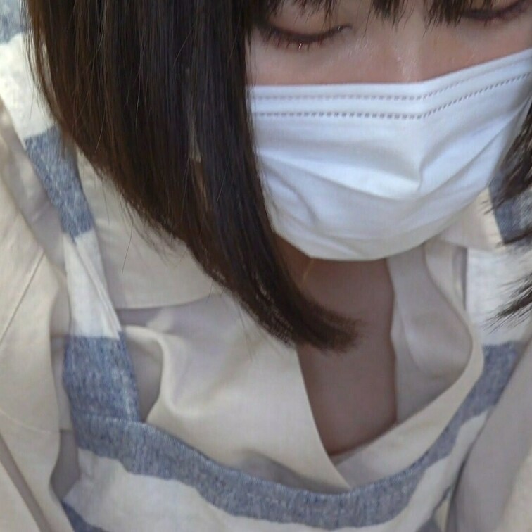 ちょい見せ。本編はこちらから→
#17【陶芸中の胸チラ】※3名※美人ママさん2人と学生!無防備で眼福なパンチラと胸チラ