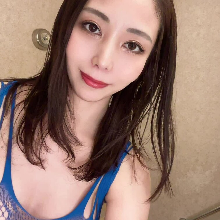 4:04お口の中で白い液体をグチュグチュ💕