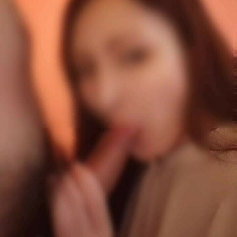 仲良しのデカチン既婚者のおにいさんのおチン○ンいっぱい頬張っちゃった☺️💕

こんなフェラ顔でも可愛いって誉められて