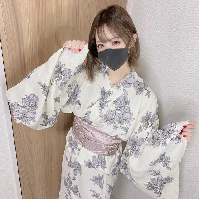 おはょ☀️
浴衣リクエストあったので
たまには有料様限定で先に載せちゃう❤️
1枚目髪下ろし
2枚目髪アップ
