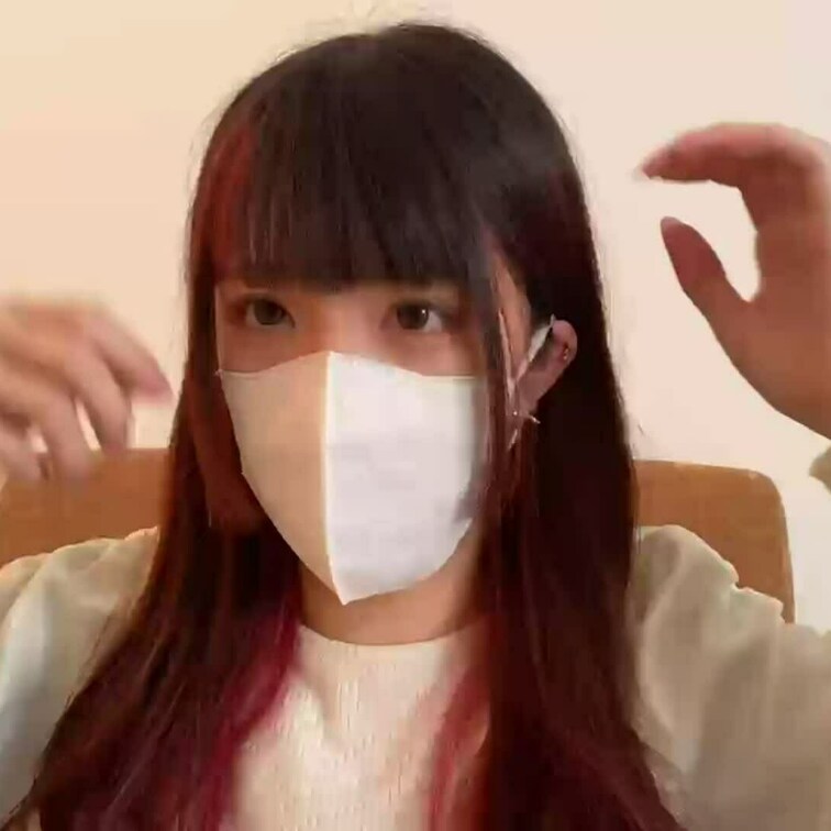 【みれい 20 歳】

みれいさんのライブ配信動画です
生配信 だと、1 回の有料配信を視聴すると、おおよそ平均 