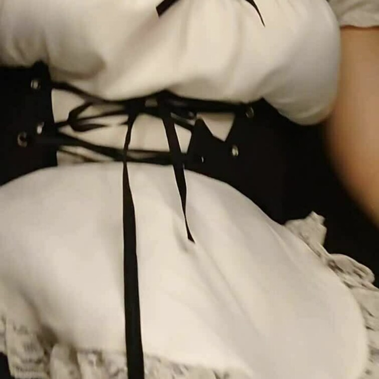 顔面に乗らせていただきます