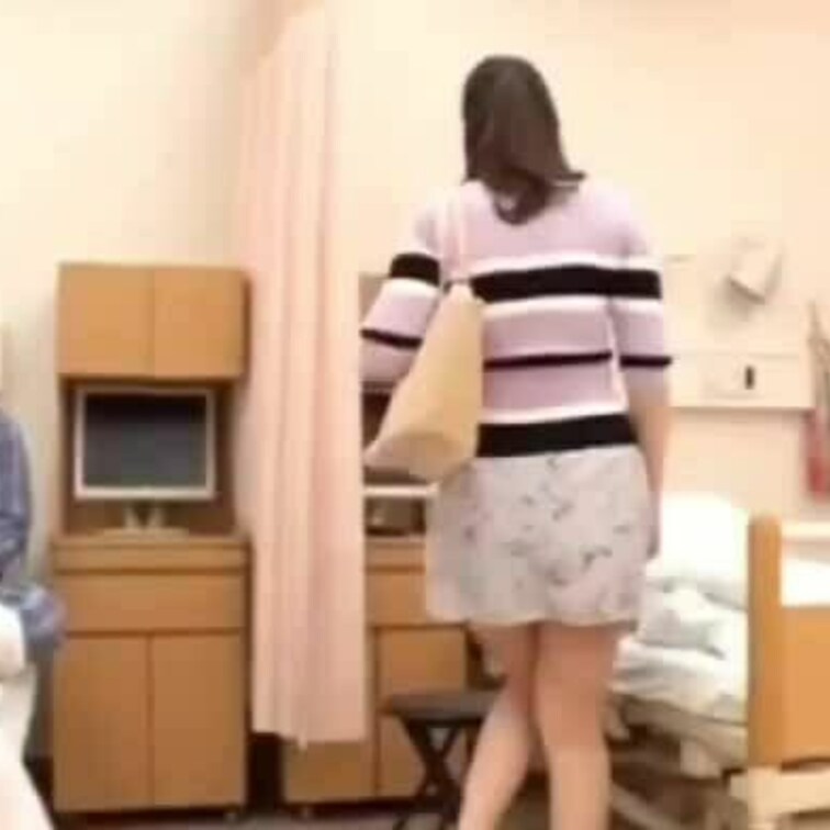 彼氏のお見舞いに行ったんだけどさぁ、隣の入院患者さんにヤラれちゃったぁ💓
カーテンの隙間から手がでてきてさぁ、あ！っと
