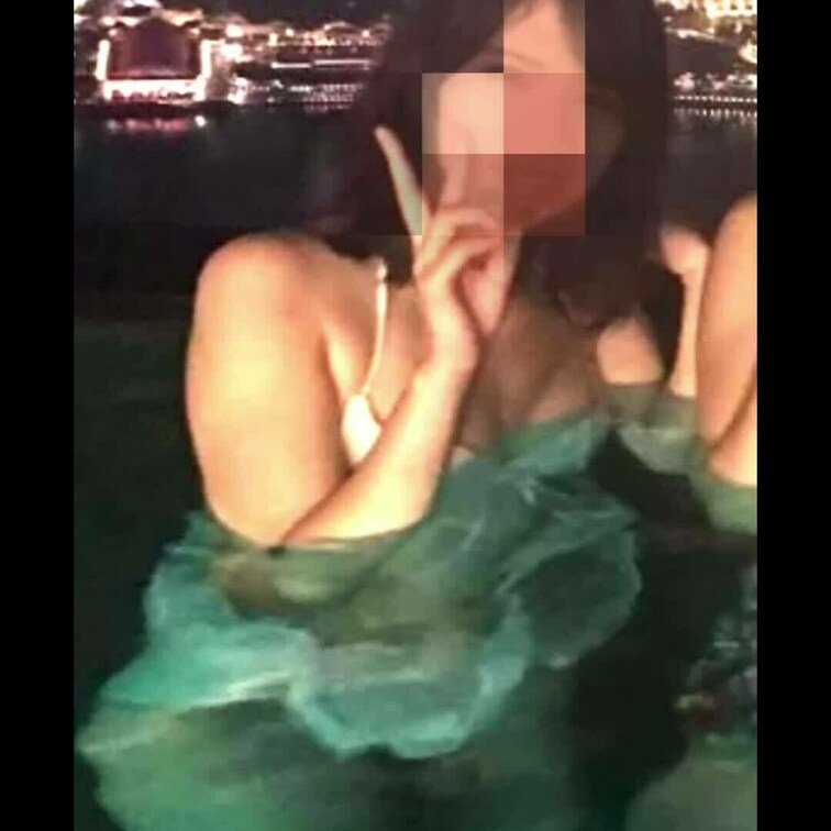 両足くぱぁー、可愛い素人オナニ
