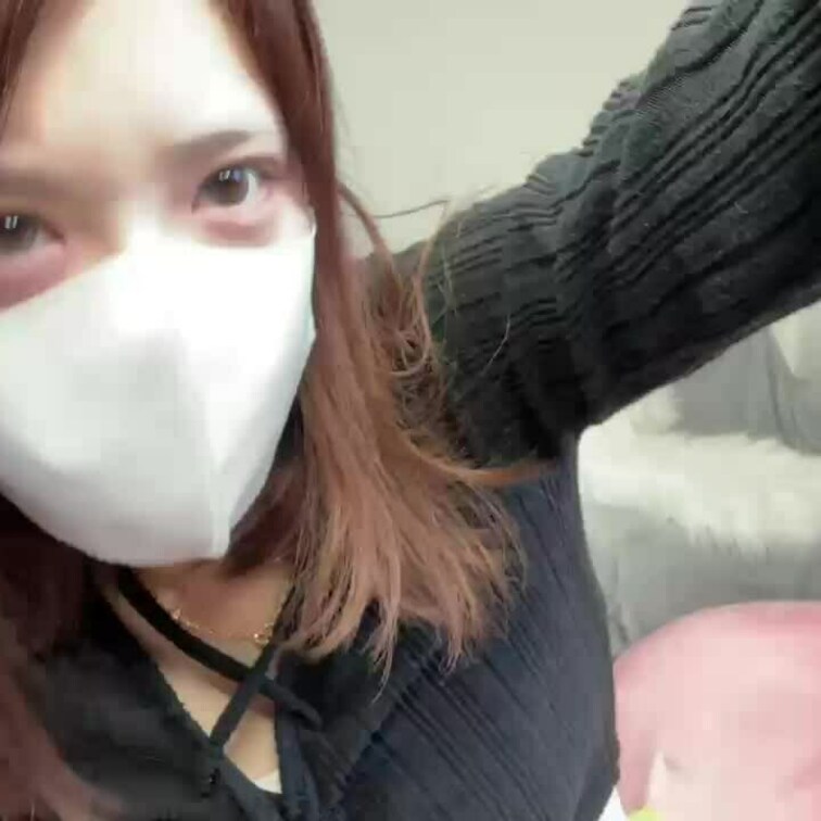 【みれい 20 歳】

みれいさんのライブ配信動画です
生配信だと、1 回の有料配信を視聴すると、おおよそ平均 5