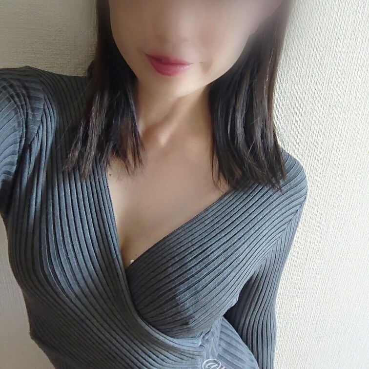 おはようございます♥
三連休ですね♥皆様いかがお過ごしでしょうか？？
おやすみもmariで気持ちよくなってくれる？？
