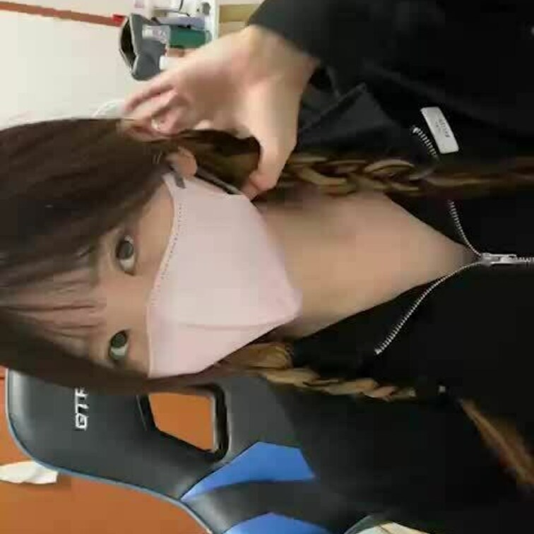 【いのり 20 歳】

いのりさんのライブ配信動画です
生配信 だと、1 回の有料配信を視聴すると、おおよそ平均 
