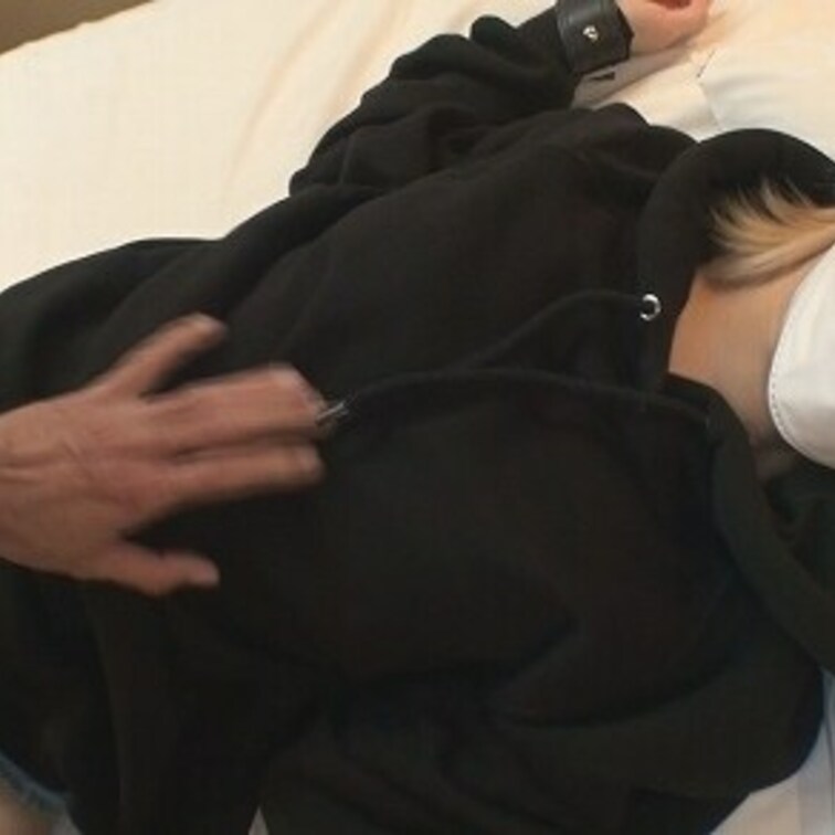 こちょこちょ族　グラドル級の同人モデルは金髪超敏感○○○　すず　21歳　私服編

年末最後と言いながら、たまたまX(