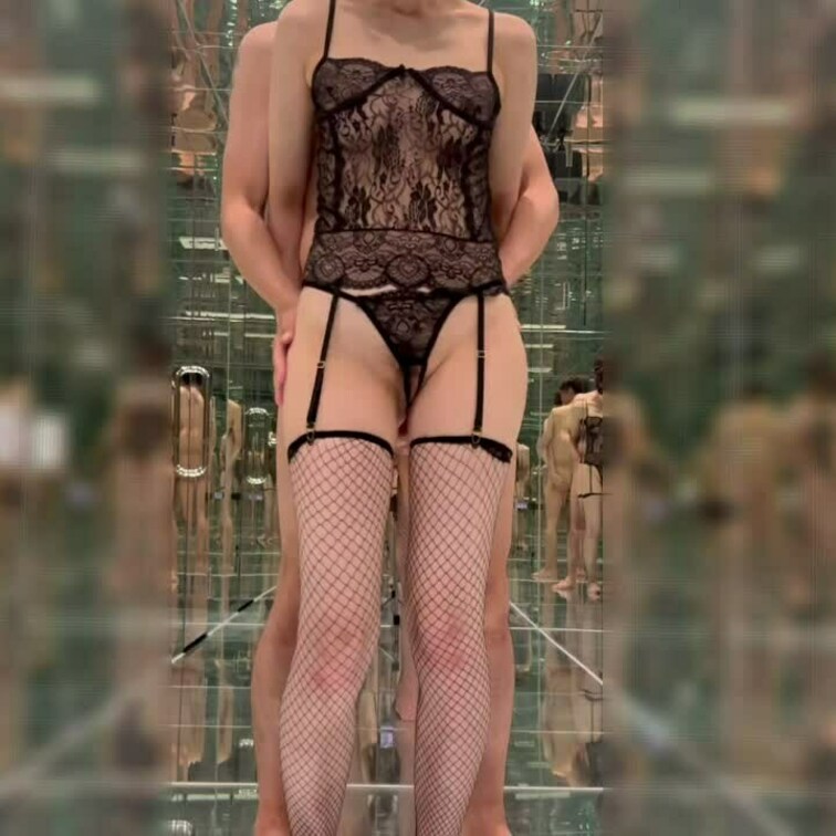 こんなところで撮影すると大変なのわかってるのに💦興味で💦えっちなおねーさんが映えました(*^^*)