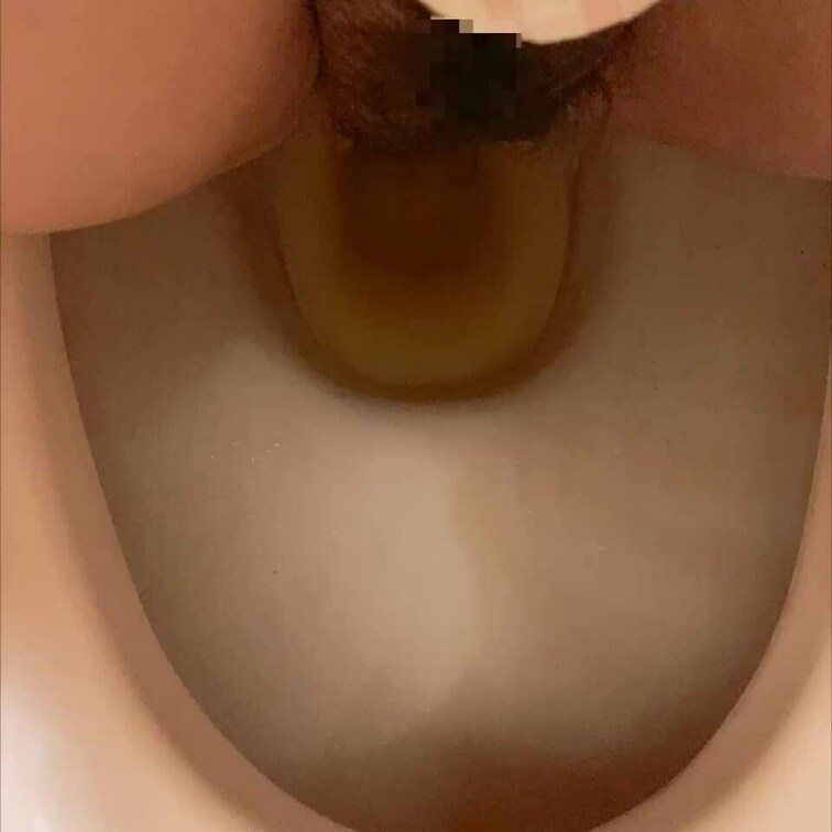 上からみてみたいというリクエストがあったので。。。
かなり便秘気味なので、ひねりだしている感じがすごいです笑